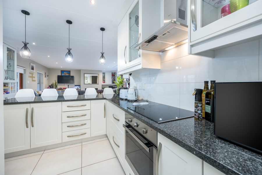3 Bedroom Property for Sale in Graanendal Western Cape